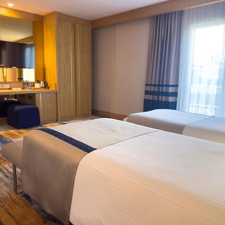 Days Inn By Wyndham Istanbul Bomonti Εξωτερικό φωτογραφία