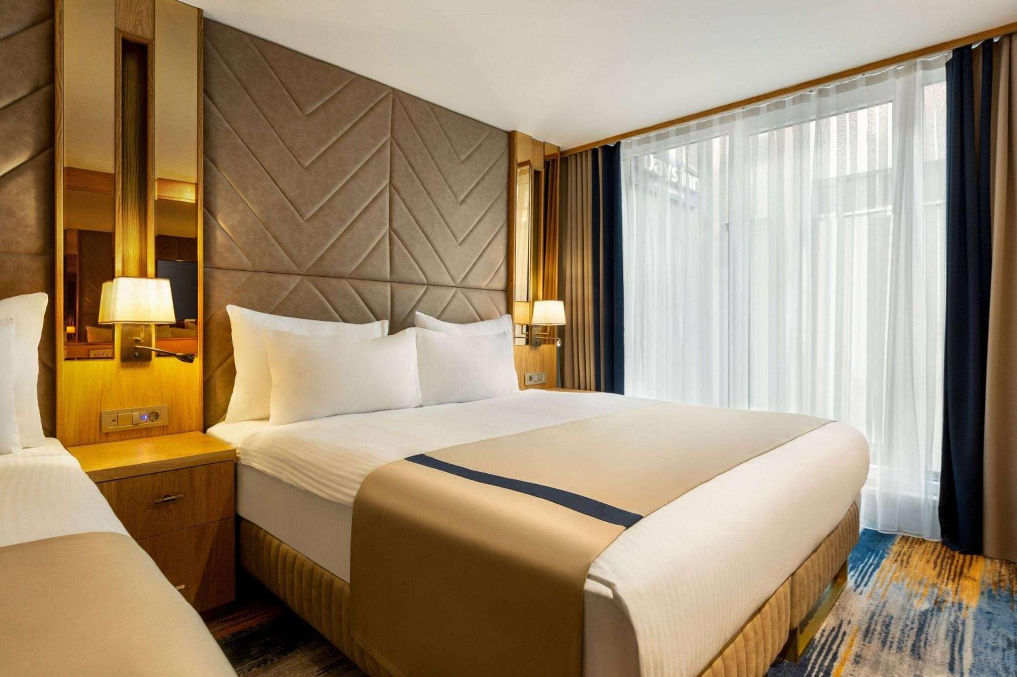 Days Inn By Wyndham Istanbul Bomonti Εξωτερικό φωτογραφία
