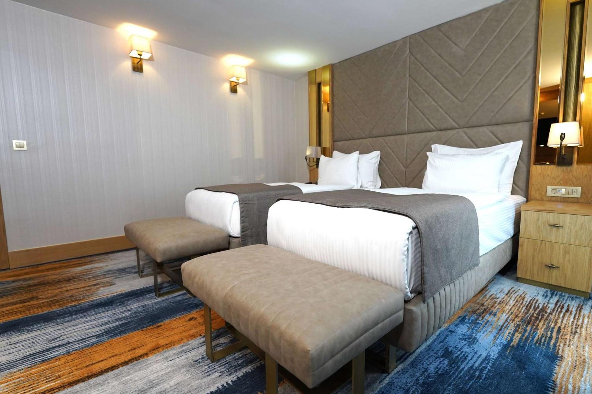 Days Inn By Wyndham Istanbul Bomonti Εξωτερικό φωτογραφία