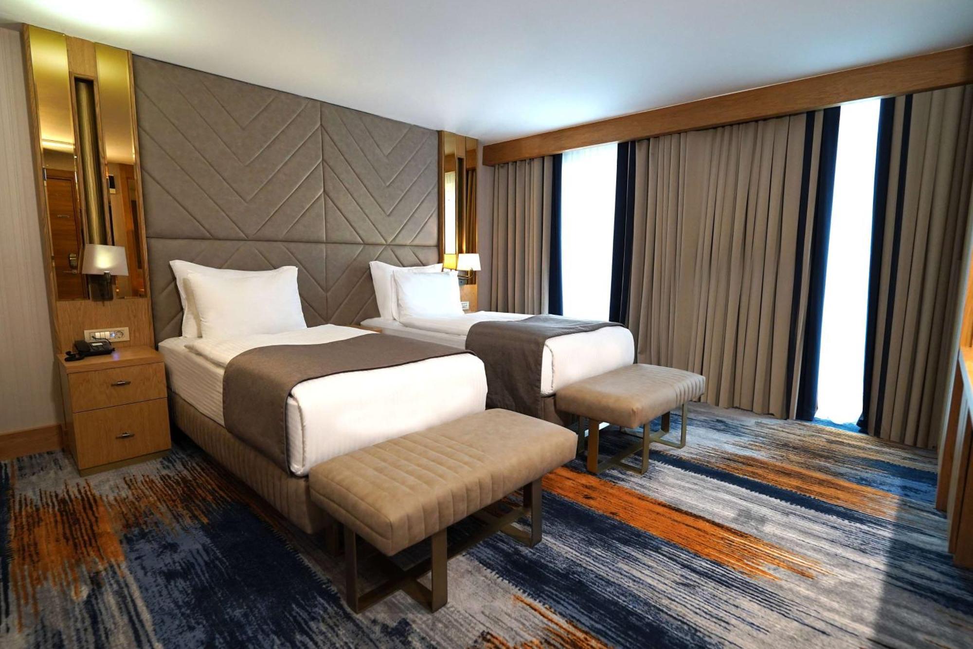 Days Inn By Wyndham Istanbul Bomonti Εξωτερικό φωτογραφία