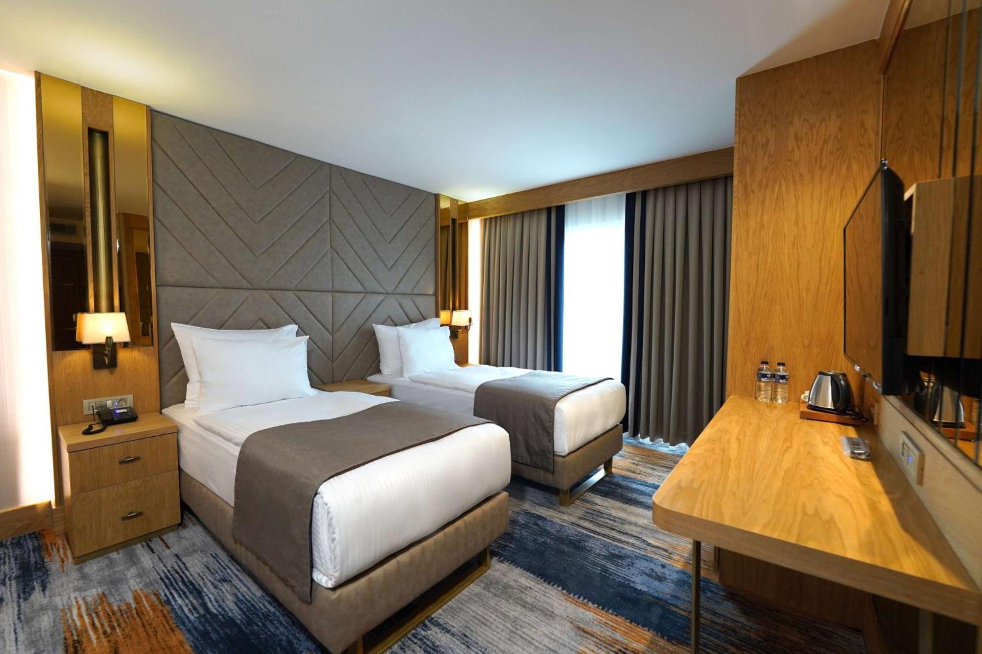 Days Inn By Wyndham Istanbul Bomonti Εξωτερικό φωτογραφία