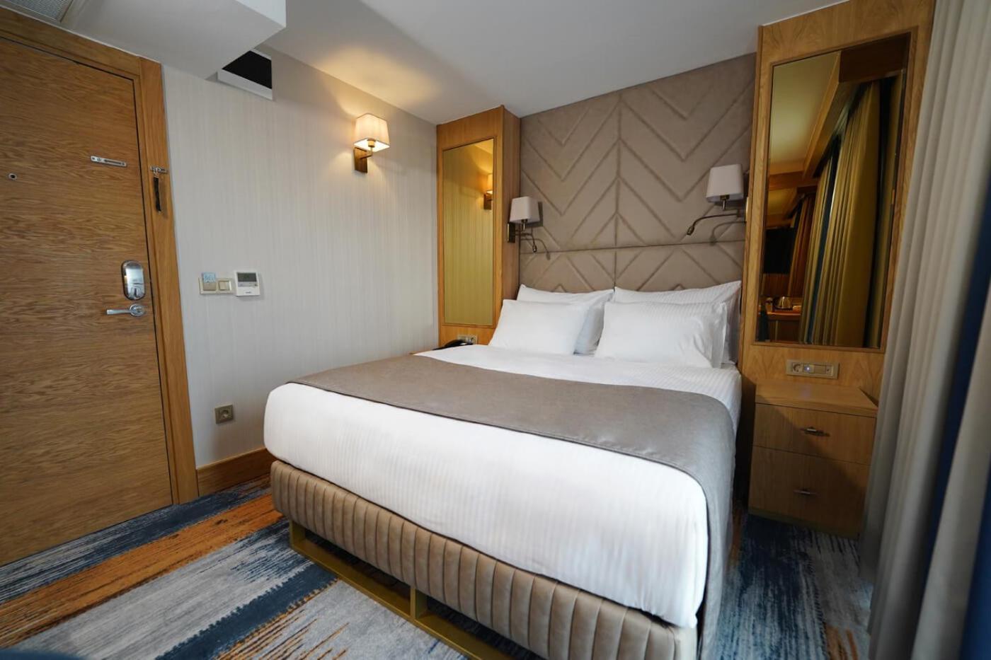 Days Inn By Wyndham Istanbul Bomonti Εξωτερικό φωτογραφία