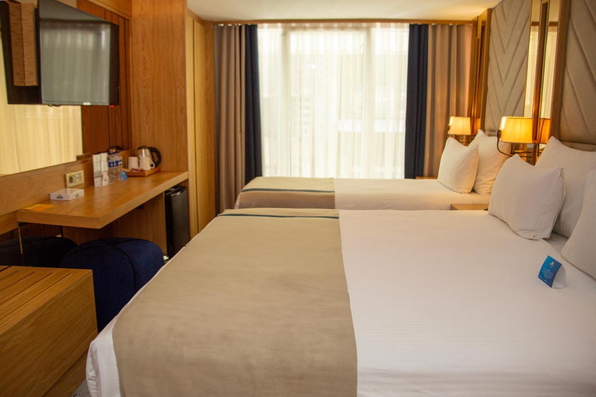 Days Inn By Wyndham Istanbul Bomonti Εξωτερικό φωτογραφία