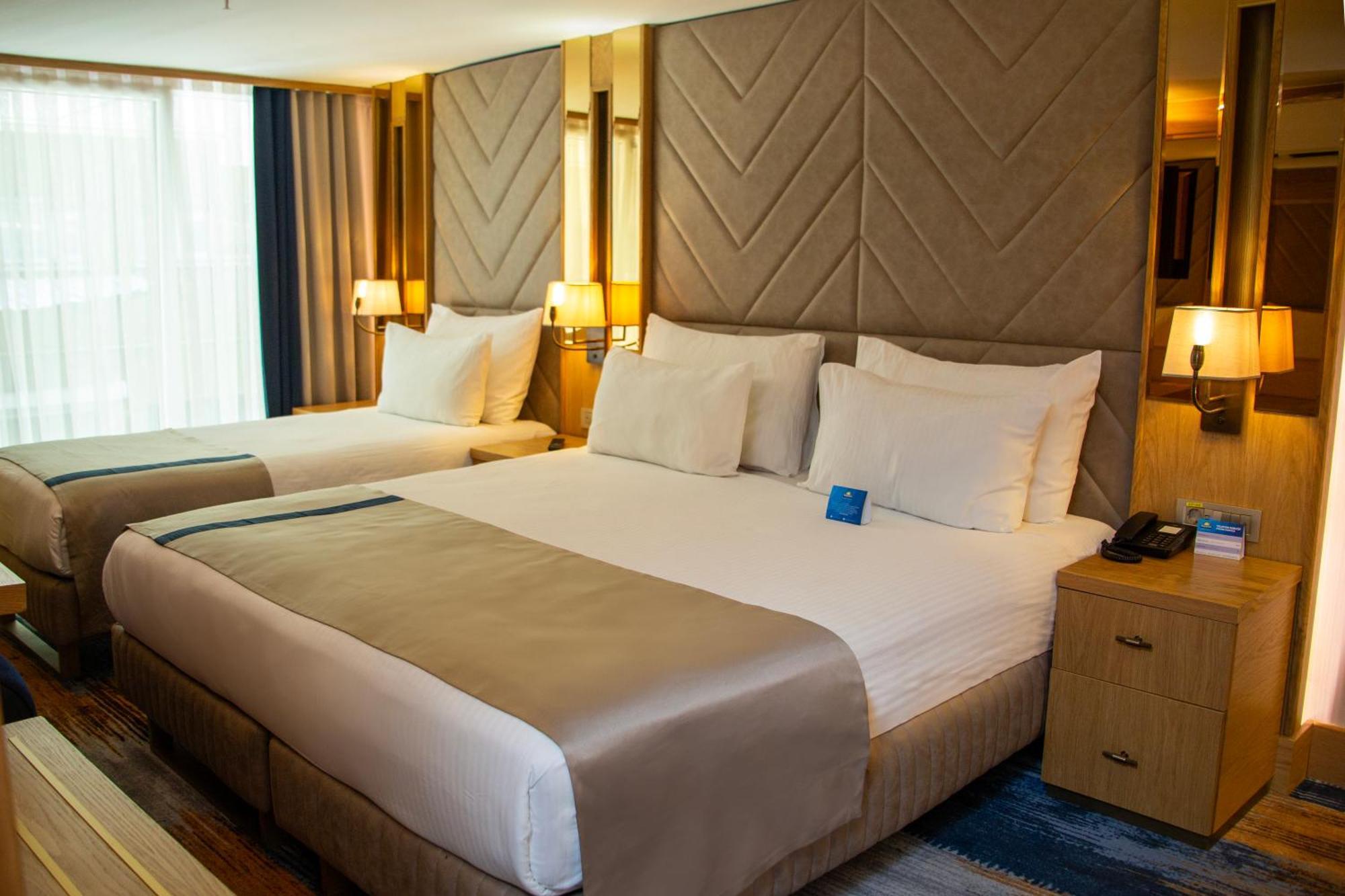 Days Inn By Wyndham Istanbul Bomonti Εξωτερικό φωτογραφία