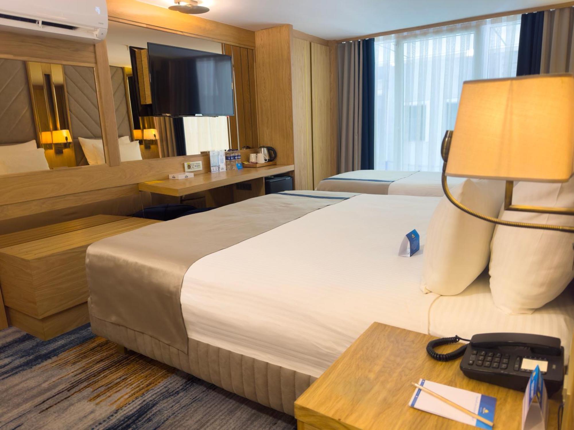 Days Inn By Wyndham Istanbul Bomonti Εξωτερικό φωτογραφία