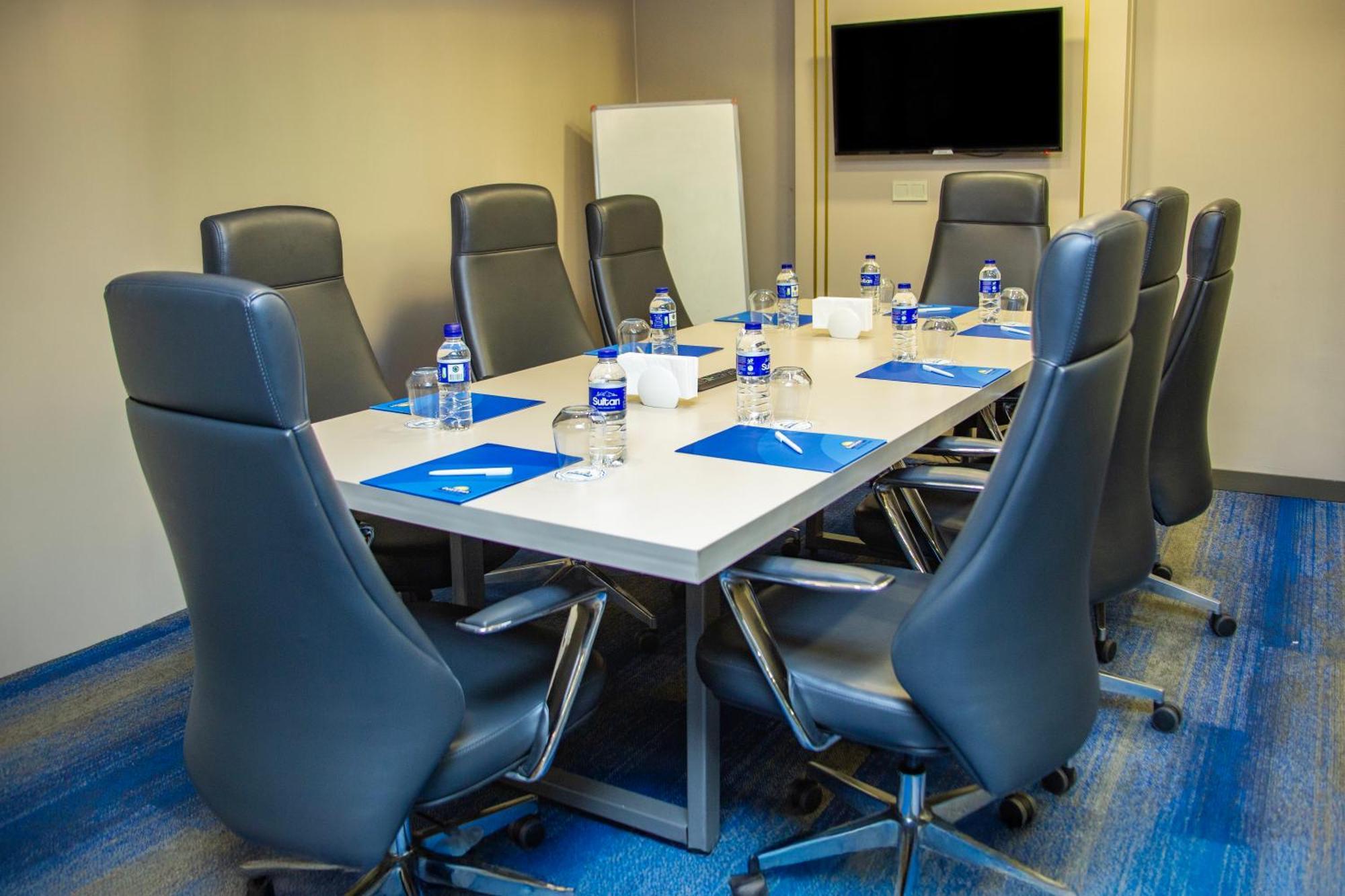 Days Inn By Wyndham Istanbul Bomonti Εξωτερικό φωτογραφία