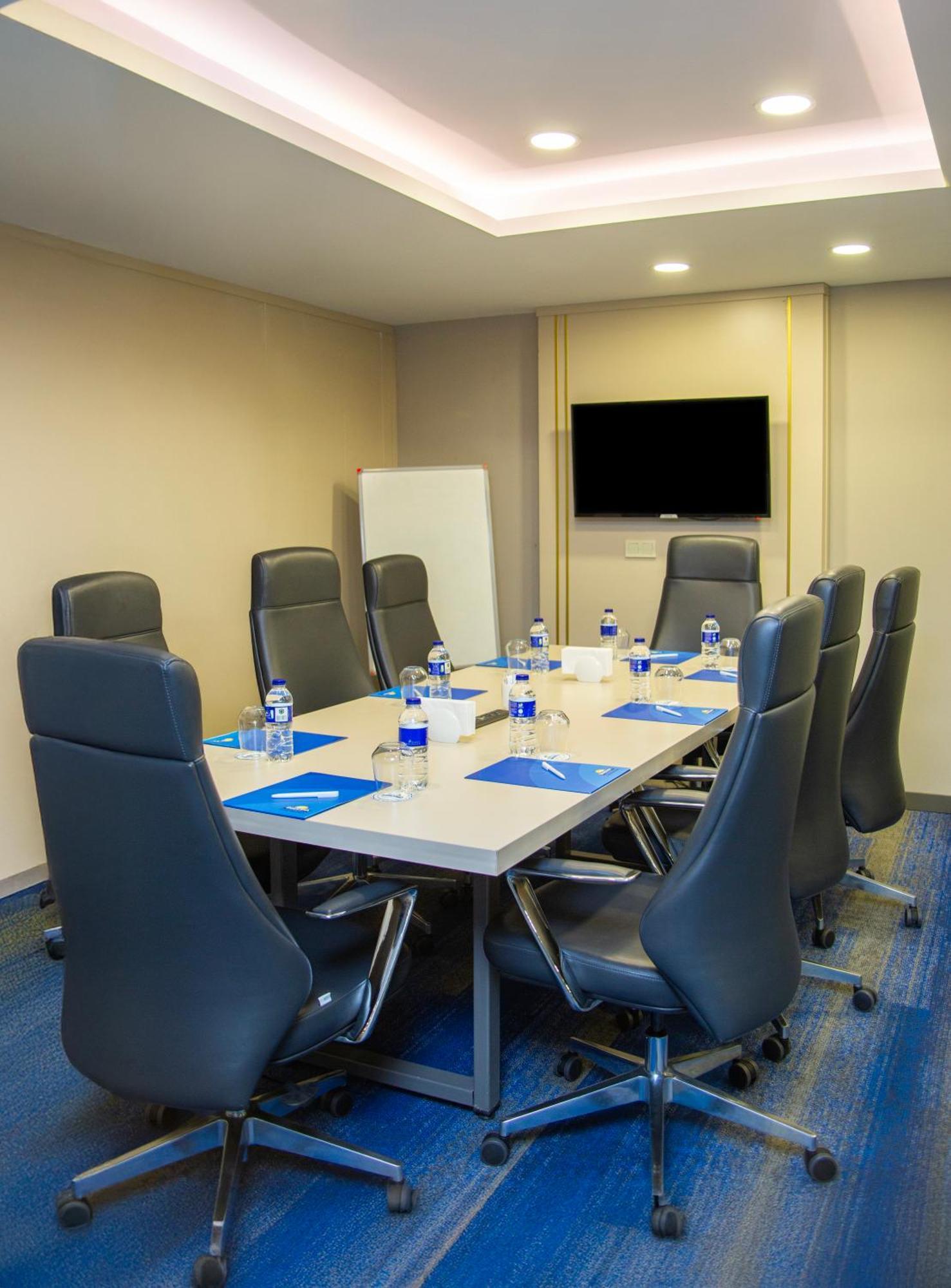 Days Inn By Wyndham Istanbul Bomonti Εξωτερικό φωτογραφία